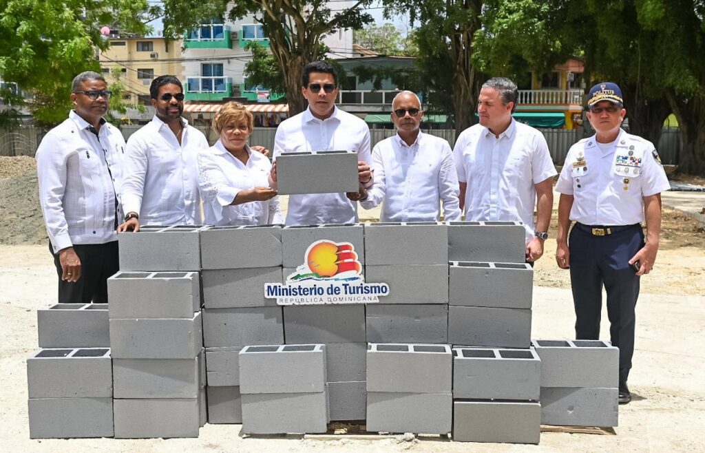 Collado inicia transformación de Boca Chica con inversión superior a RD$414 millones