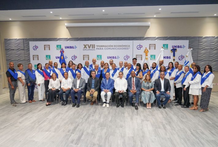 Banco Central gradúa a 38 comunicadores en diplomado de economía y finanzas