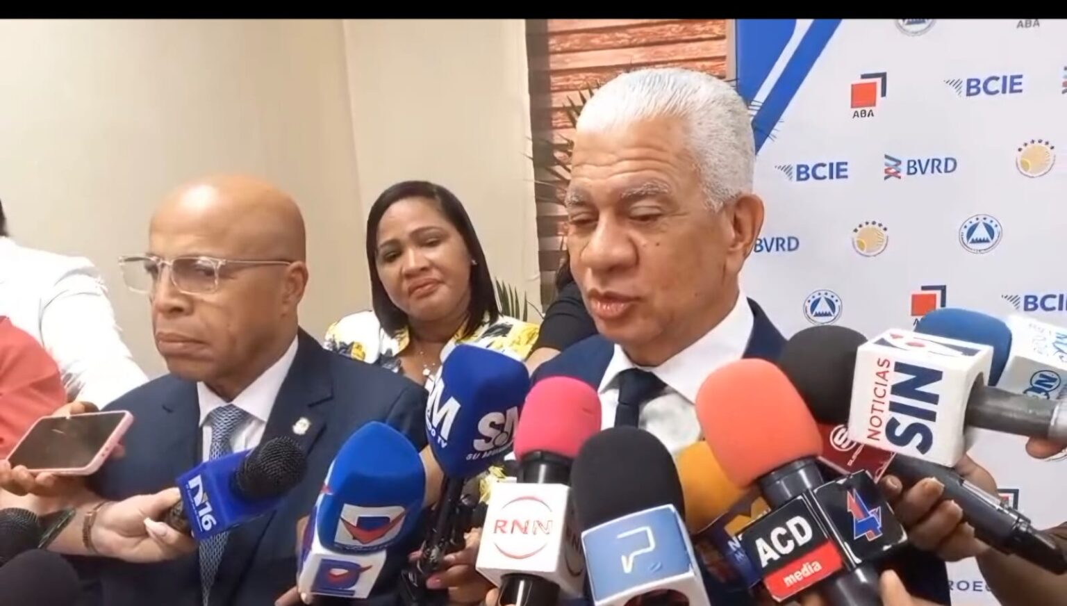 Pacheco y De los Santos defienden agilizar conocimiento de proyecto anticrisis