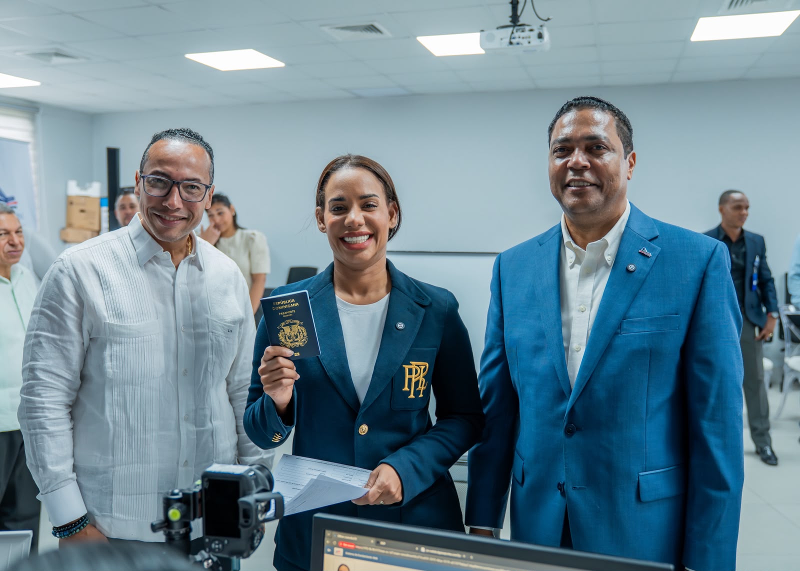 Liga Municipal Dominicana y Dirección de Pasaportes coordinan jornada emisión pasaporte electrónico para autoridades municipales