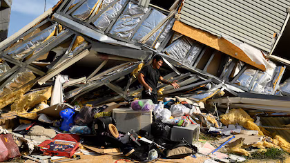 Caos tras el sismo en Venezuela: hospitales colapsados, edificios derrumbados y miles de personas sin localizar