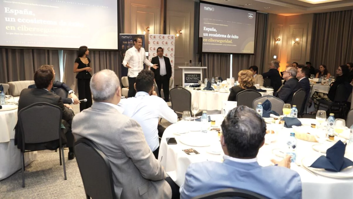 Empresarios analizan retos de la ciberseguridad y la resiliencia digital en RD