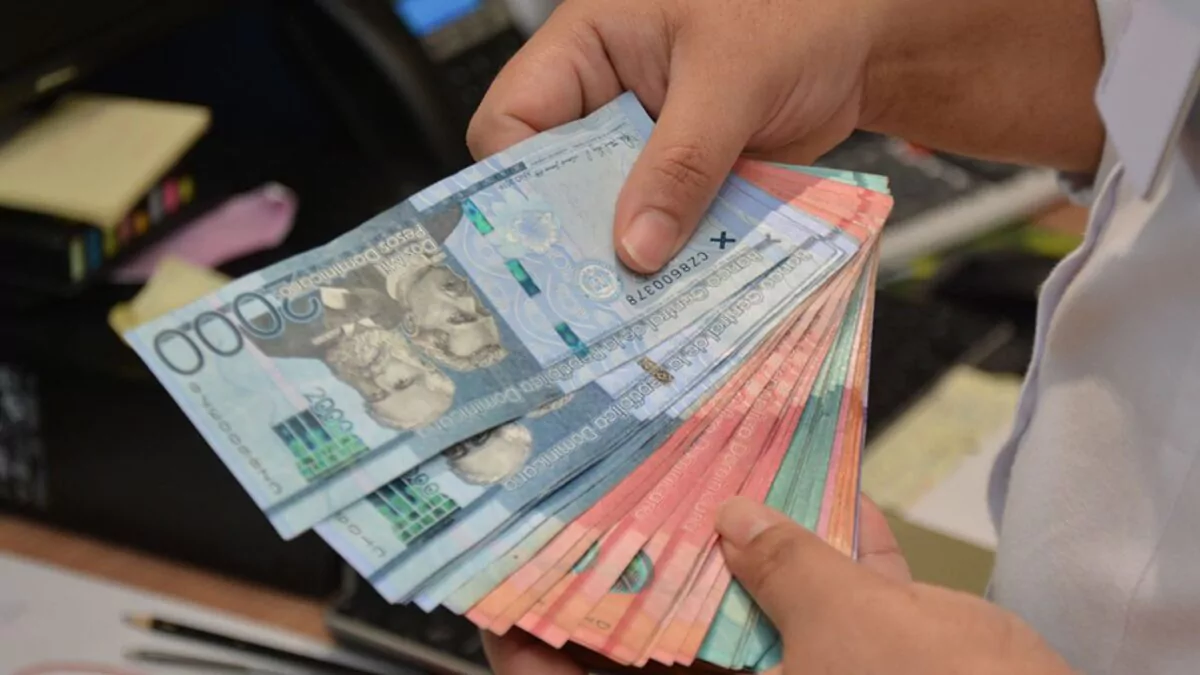 Gobierno propone elevar al 30 % el ISR de las grandes empresas
