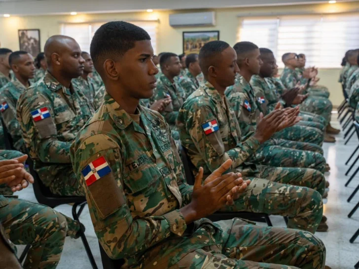 Ejército gradúa a 260 militares y fortalece la formación de sus tropas