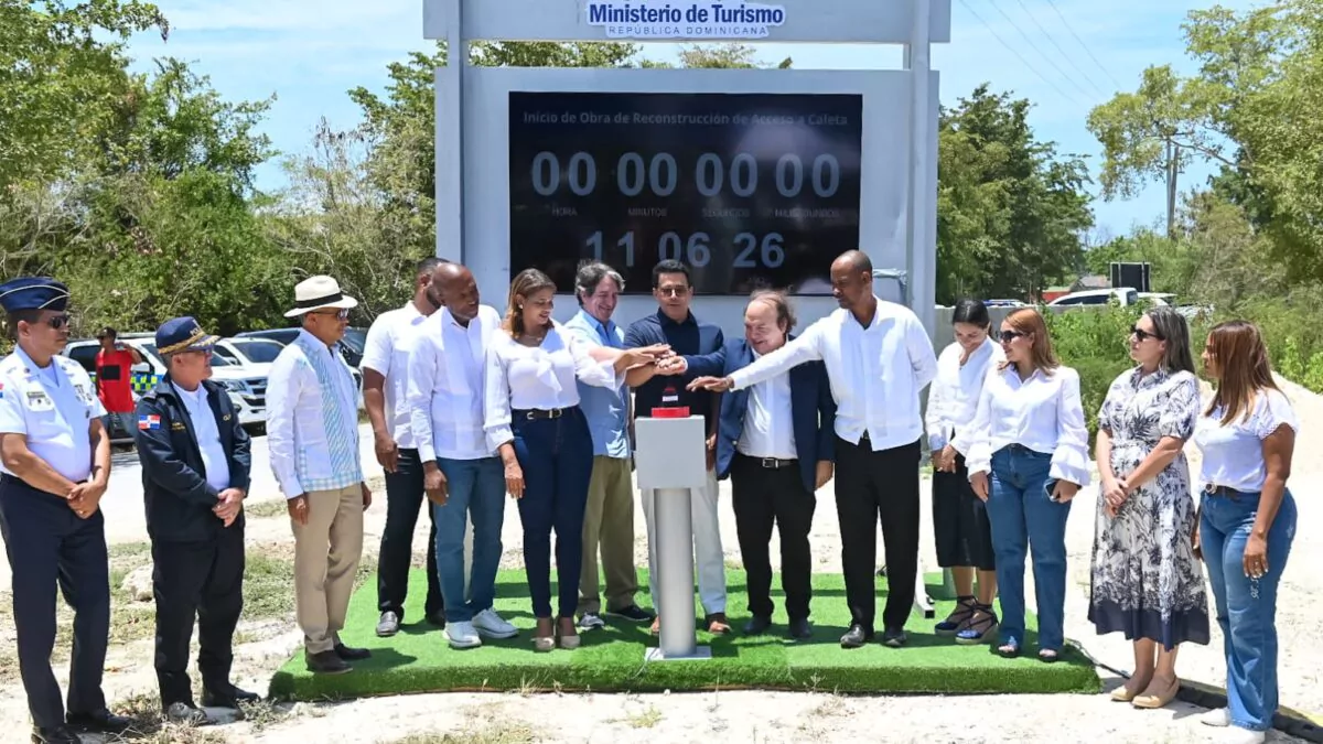Inician reconstrucción de vía de acceso a playa Caleta con inversión de RD$264 millones