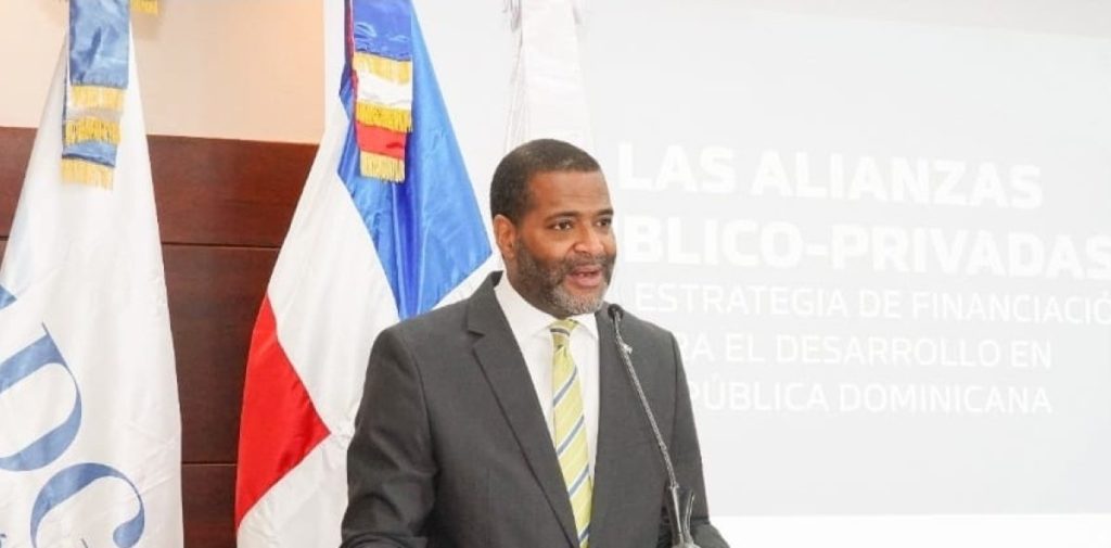 Andrés Lugo: “las APP fortalecen el papel del Estado”