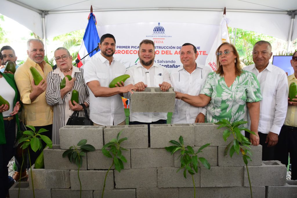 Gobierno inicia construcción de parque agroecológico que impulsará el turismo y la producción de aguacate en Cambita