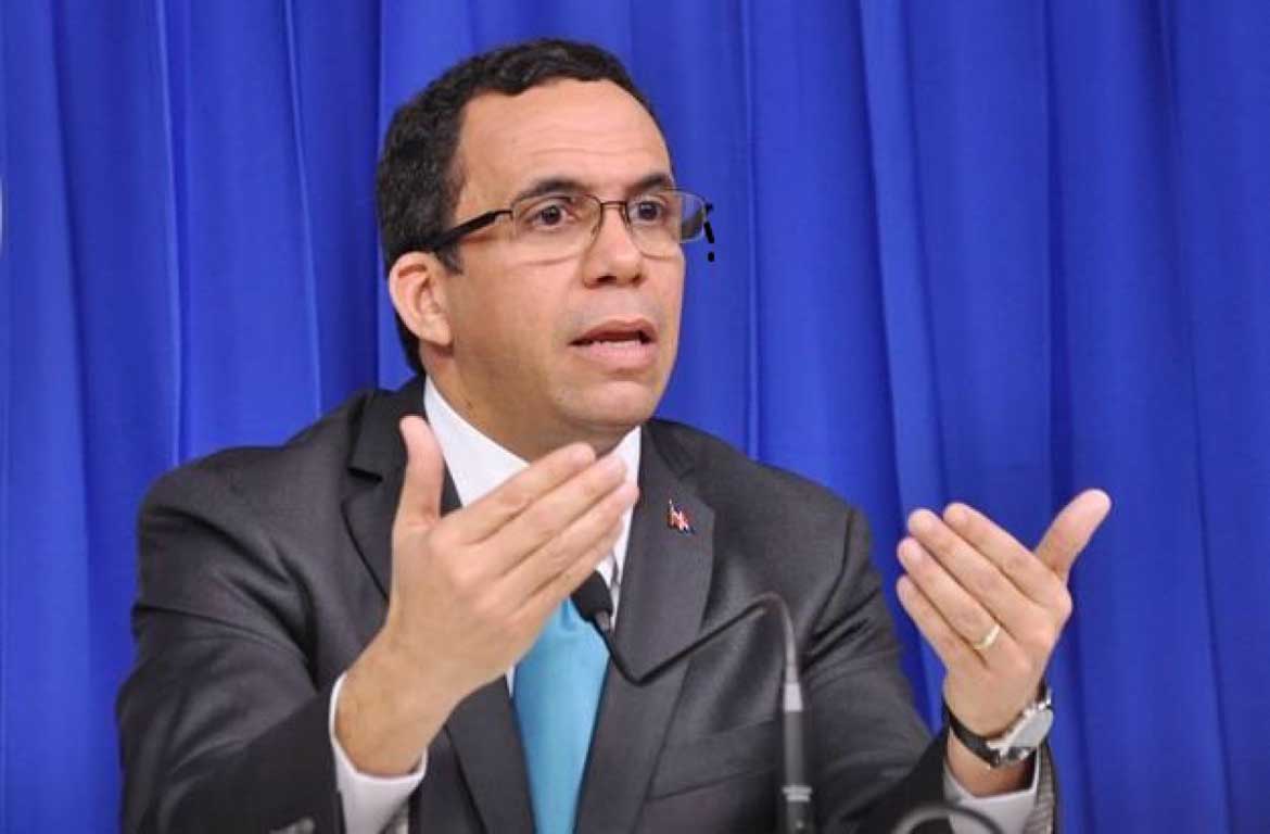 Andrés Navarro es reconocido como profesor del año en la UASD