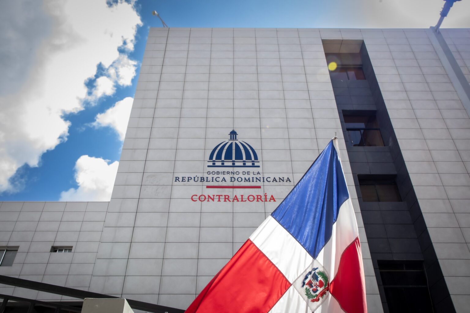 Contraloría fija nuevos controles para las cesiones de contratos estatales