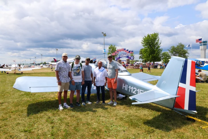 República Dominicana gana protagonismo en la mayor feria de aviación del mundo con aeronave ensamblada localmente
