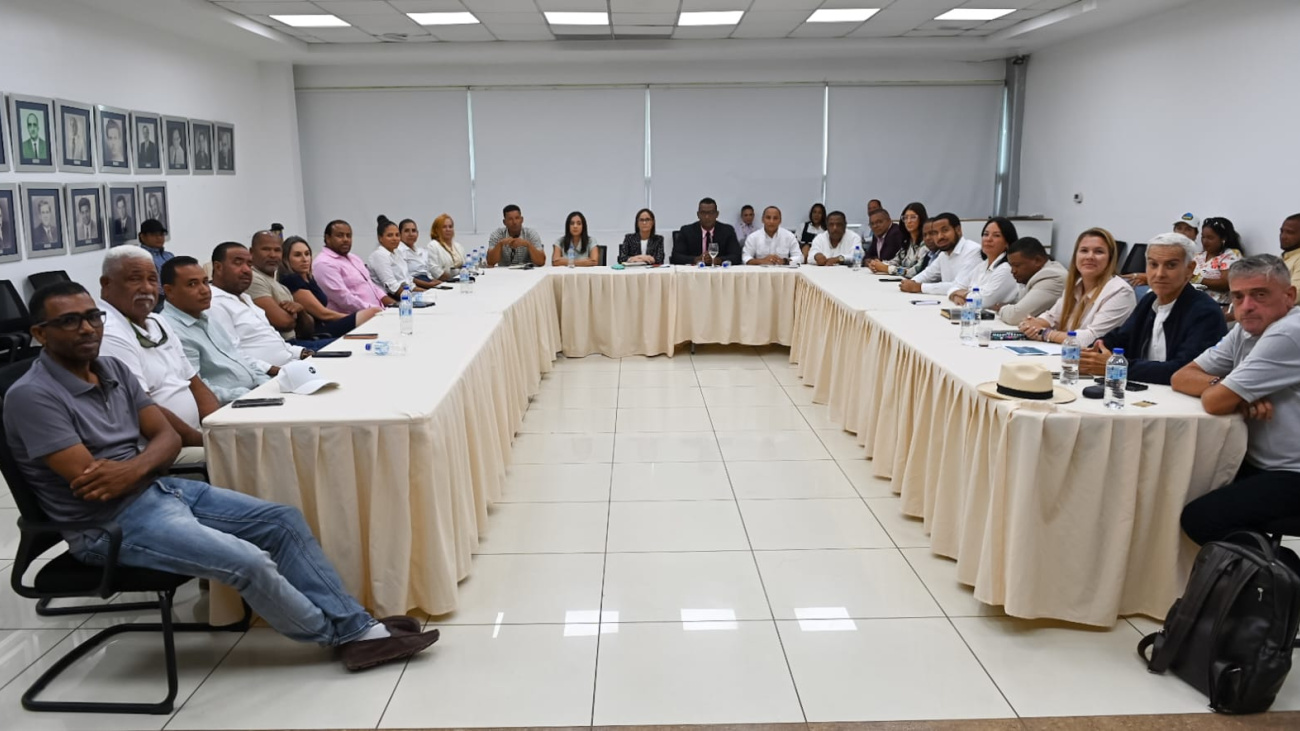Bayahíbe apuesta por un turismo sostenible con nueva mesa de trabajo entre Gobierno y sectores locales