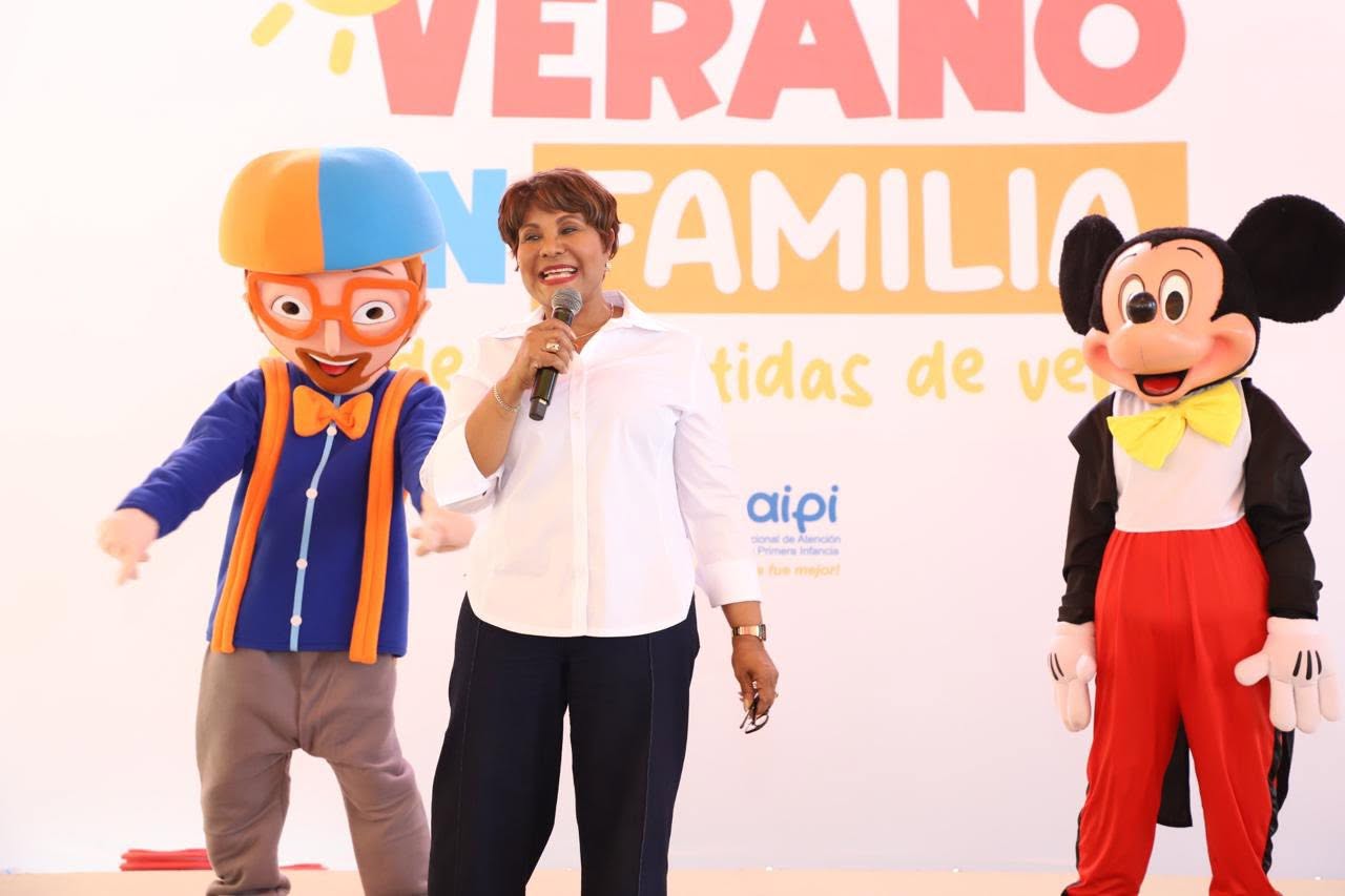 Inaipi lleva “Mi Verano en Familia” por primera vez a Invivienda, Boca Chica y La Guáyiga