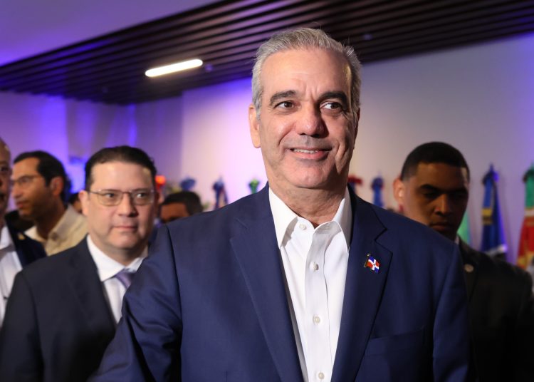 Abinader destaca la confianza como la clave para atraer inversiones al país