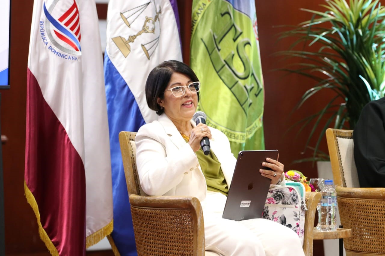 Jueza de la Suprema Corte de Justicia destaca papel de tribunales frente al aumento en feminicidios