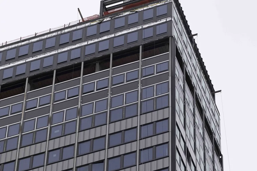 Evacuan un rascacielos en obras en Manhattan por temor al colapso de su estructura