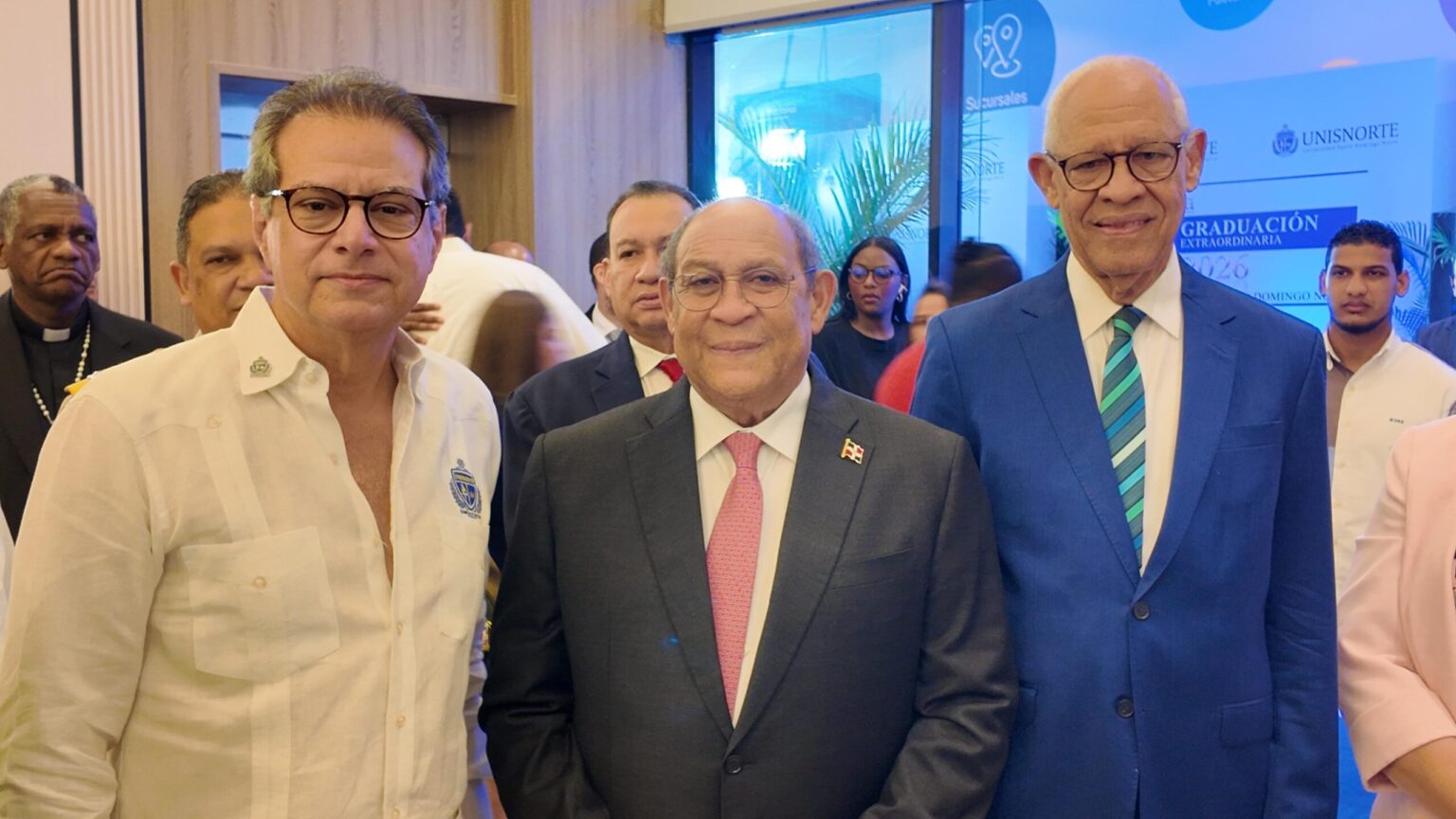 MESCyT entregará la próxima semana unas 1,500 becas internacionales, anuncia Santos Badía