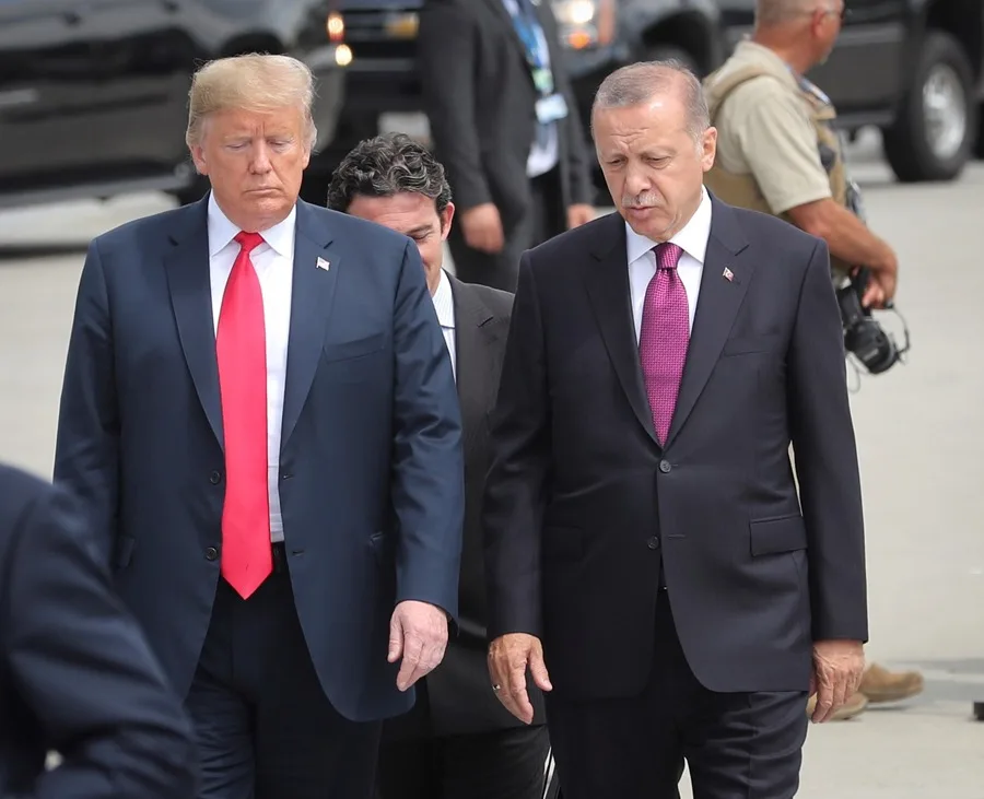 Donald Trump llega a Ankara para la cumbre de líderes de la OTAN