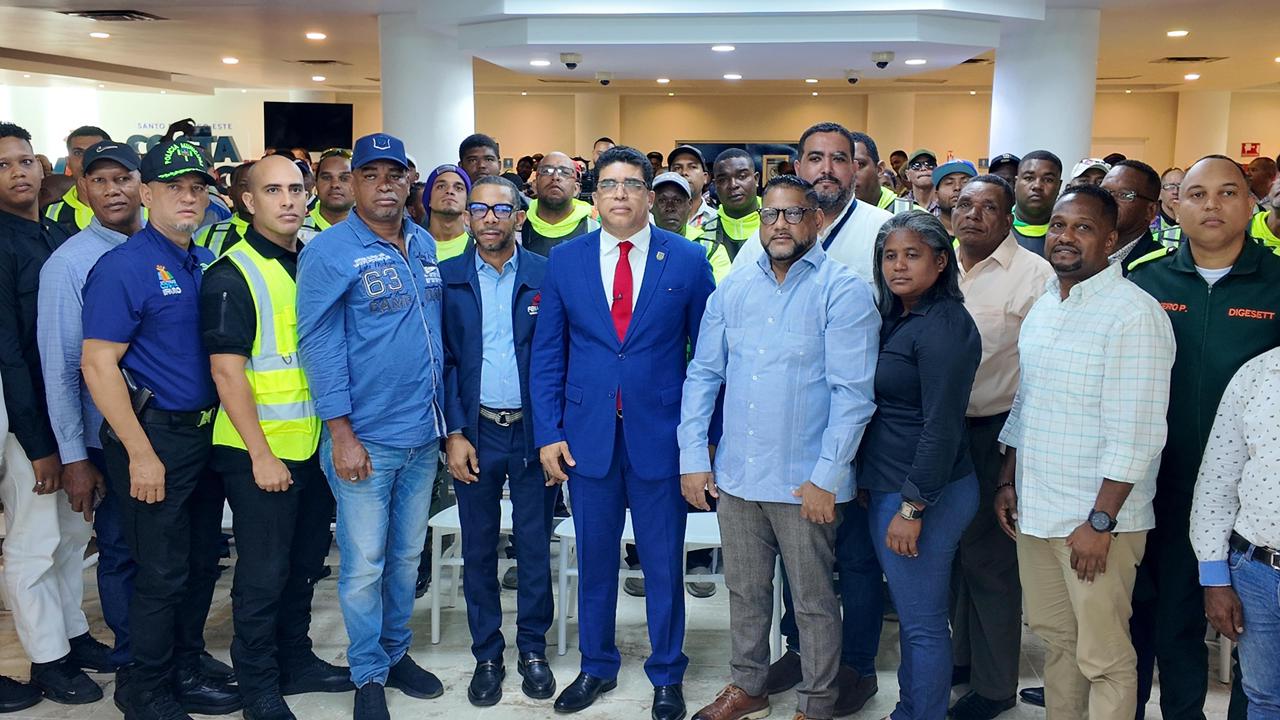 ASDE e INTRANT inician plan para regular y organizar paradas de motoconchistas en SDE