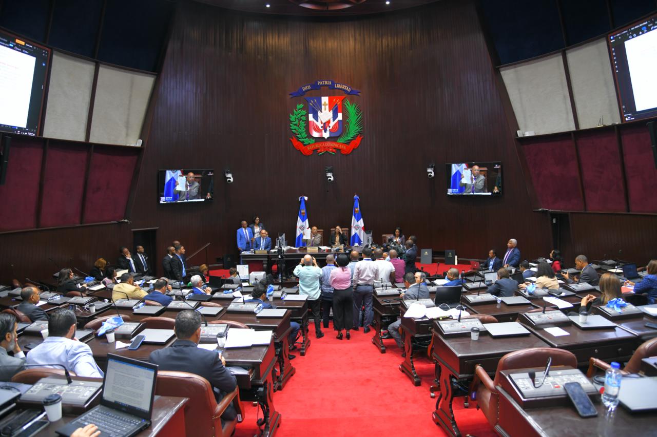 Diputados reciben tres propuestas de modificación Código Penal; la primera es aplazar su aplicación