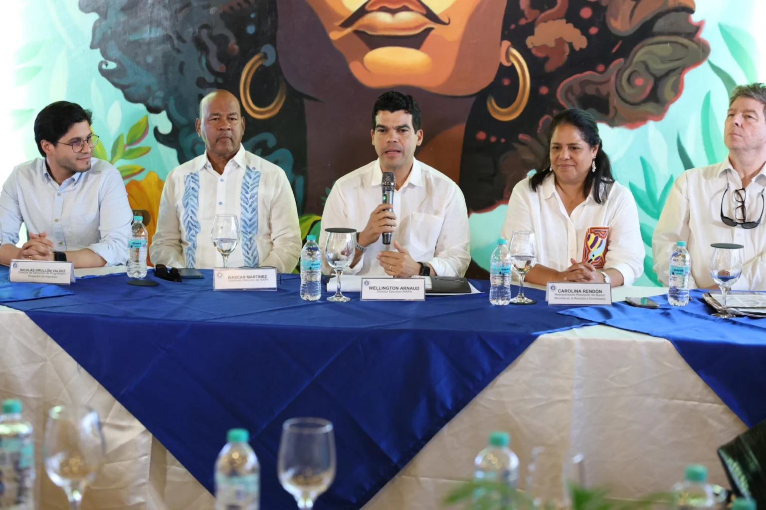 Wellington Arnaud y el Banco Mundial socializan con fuerzas vivas avances del proyecto de agua potable y aguas residuales en Moca y Gaspar Hernández