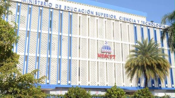Mescyt advierte becarios del programa UASD que incumplen requisitos deberán devolver recursos cobrados