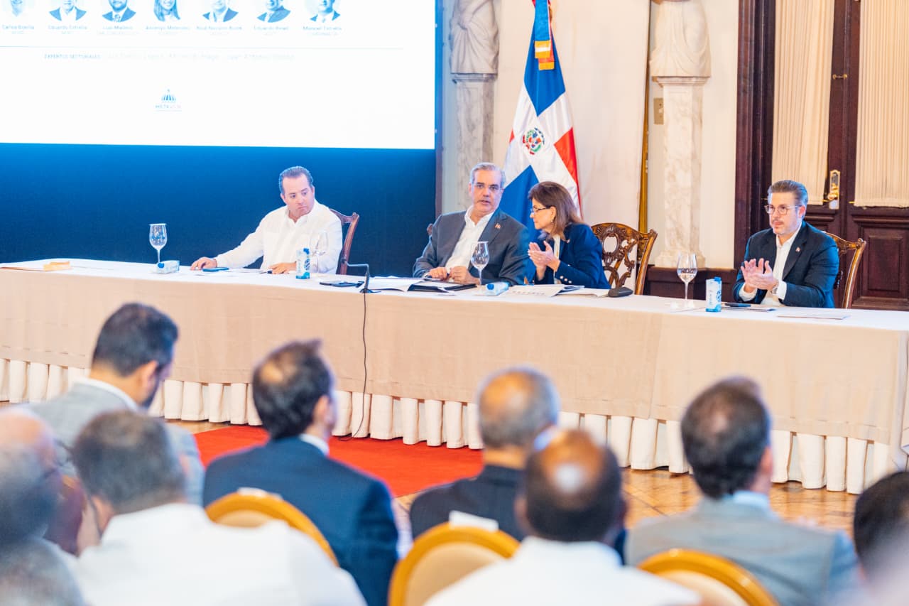 Gobierno entrega 1,087 certificaciones y reconoce a empresas por fortalecer la seguridad y salud en el trabajo