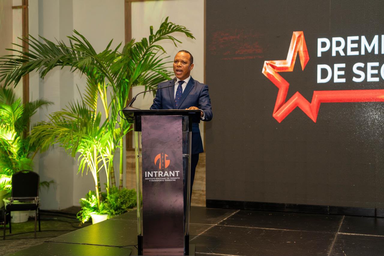 INTRANT realiza primera edición del Premio Nacional de Seguridad Vial; reconoce 13 empresas