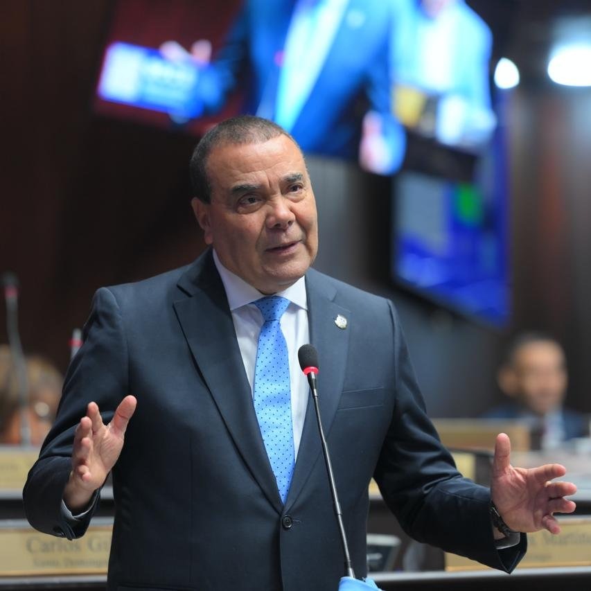 Diputado advierte que el exceso de préstamos podría provocar una explosión social en RD