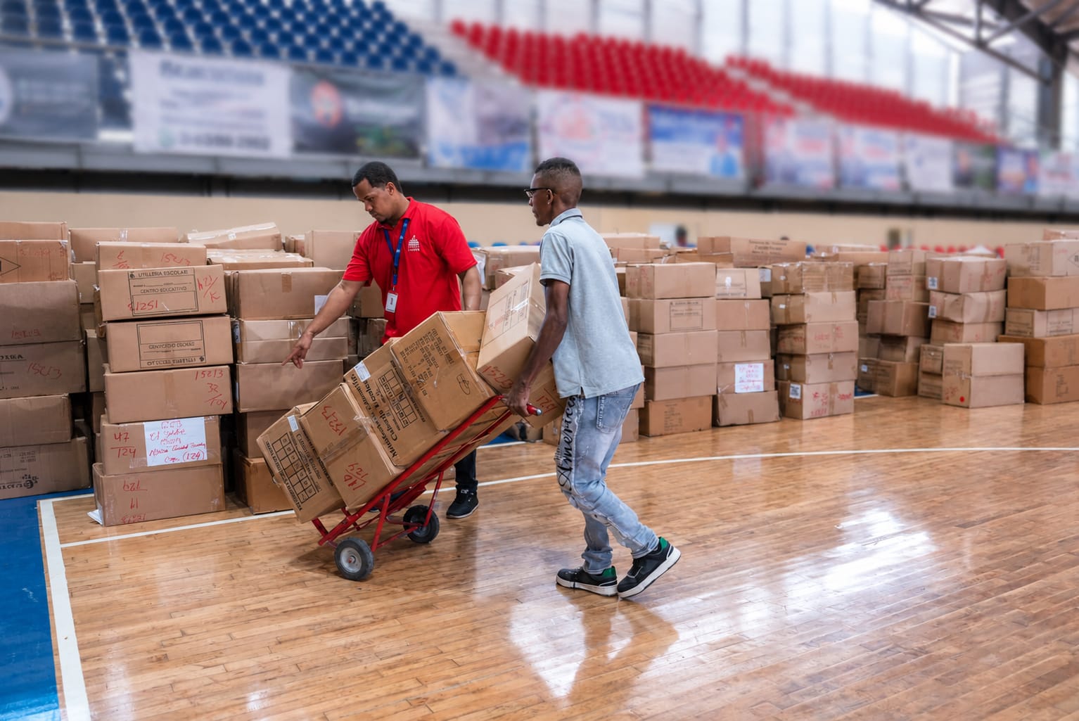 INABIE reporta avance entrega de utilería escolar en la región Este