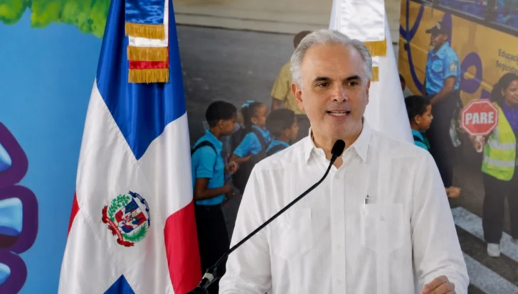 De Camps tiende un puente a la ADP y anuncia protocolo para proteger las horas de clases