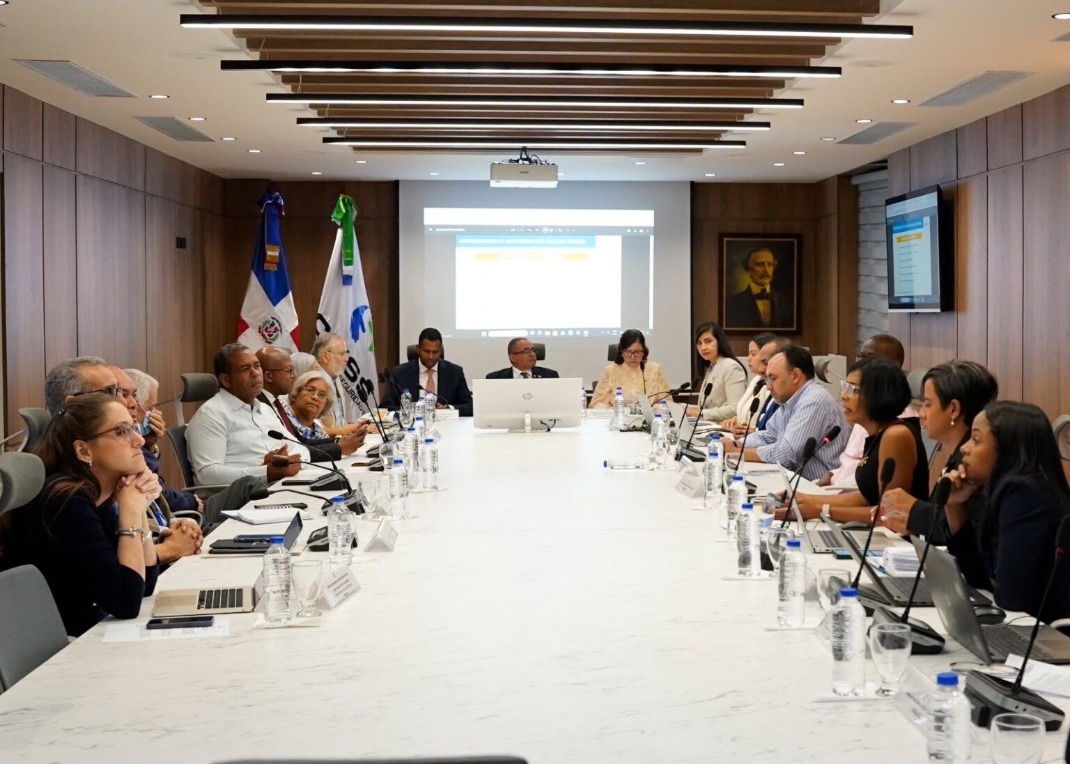 CNSS evalúa creación de Fondo de Medicamentos de Alto Costo