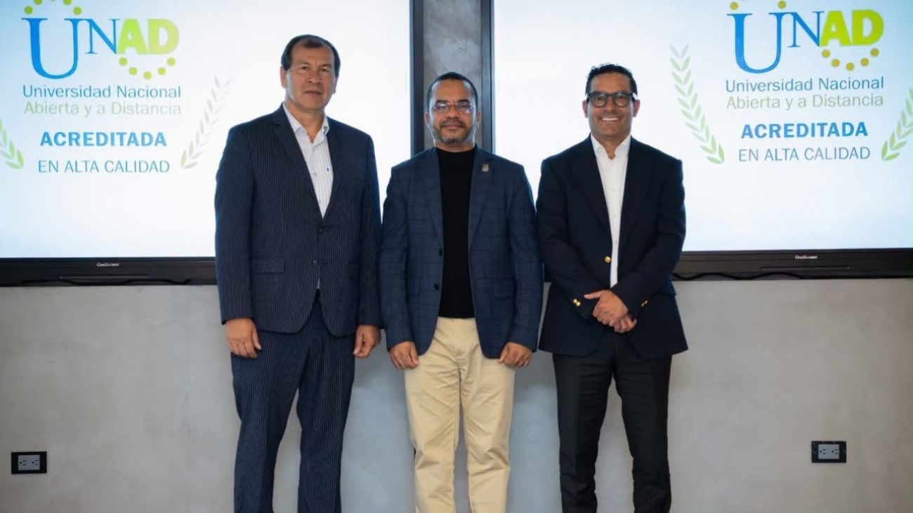 ITLA busca ampliar oportunidades de grado para sus egresados mediante alianza con universidad colombiana