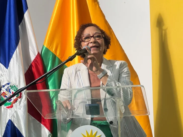 Frente Amplio exige al Gobierno explicar salida de diplomáticos cubanos