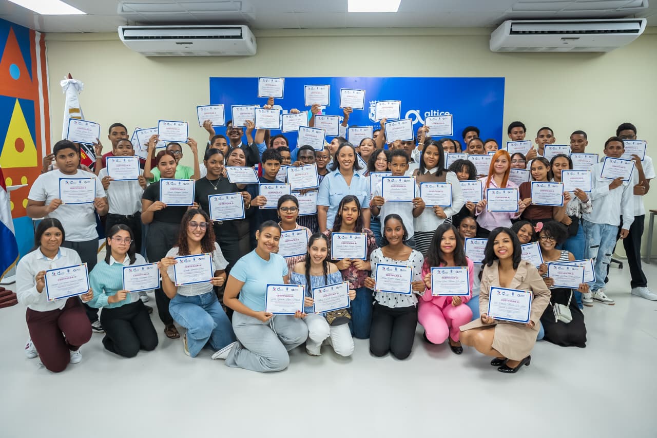 Alcaldía del DN, DUSA y Altice certifican a 80 estudiantes en Esports y Creación de Contenido en Centro Futuro