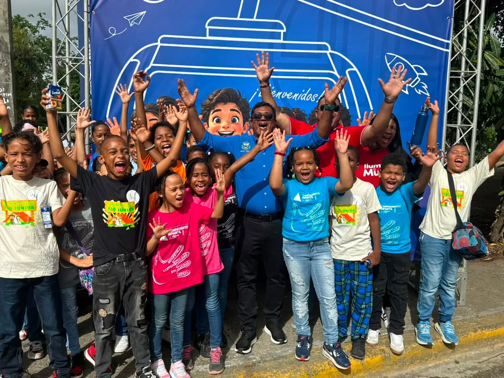 Más de 2,500 niños llenan de alegría el Campamento de Verano Infantil de Los Alcarrizos