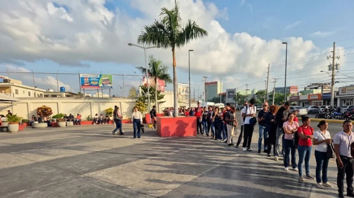 Largas filas y demoras afectan el Metro en la estación Concepción Bona