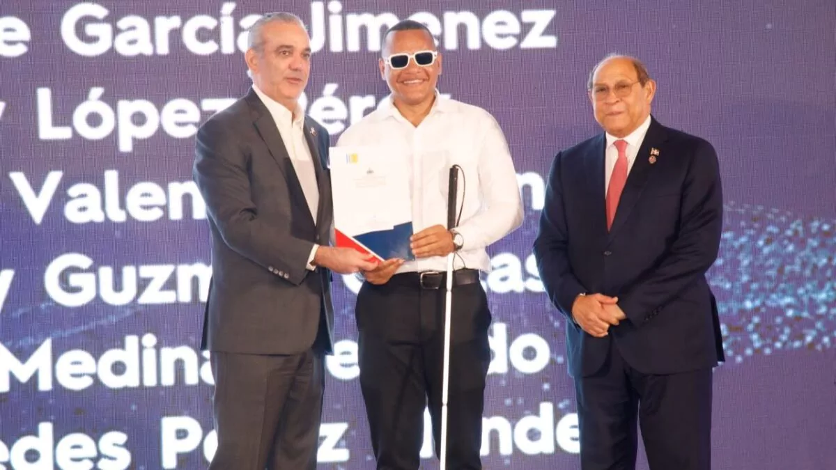 Gobierno entrega 1,500 becas internacionales para cursar programas de especialización, maestrías y doctorados en el extranjero