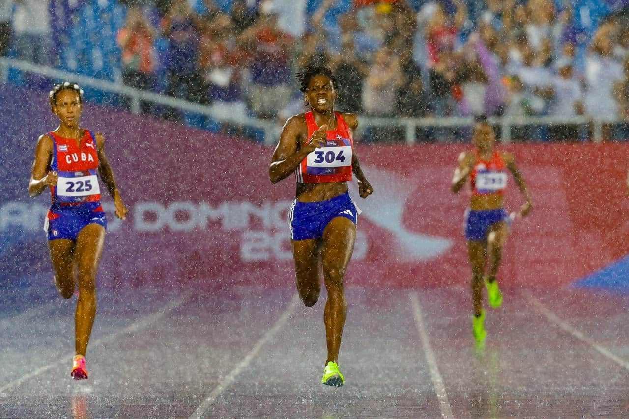 Marileidy dedica su oro al país tras imponer nuevo récord en Santo Domingo 2026