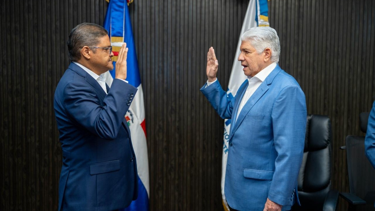 Juan Manuel Méndez asume el Intrant con la promesa de hacer cumplir la Ley 63-17