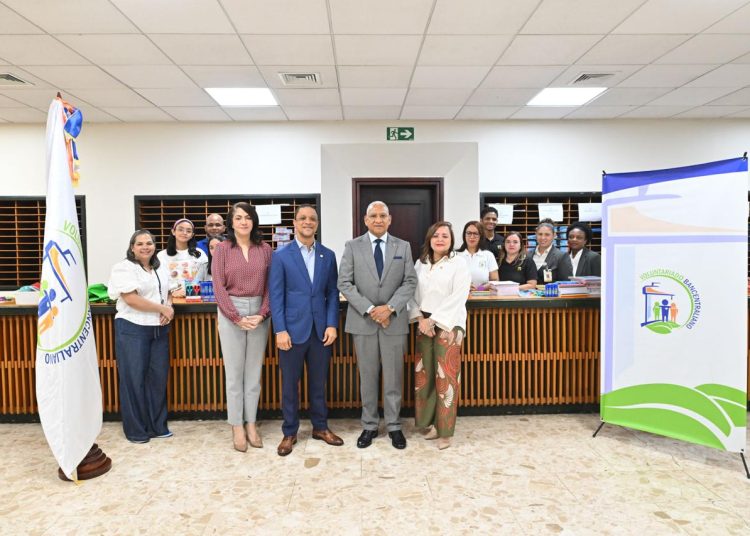 Voluntariado del Banco Central vende más de 26,400 útiles escolares a precios asequibles