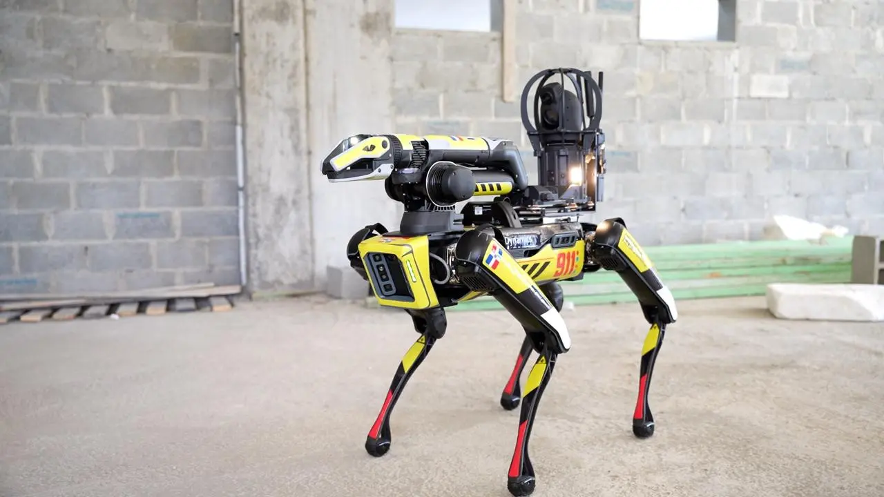 Sistema 9-1-1 incorpora robots, drones e inteligencia artificial para responder a emergencias