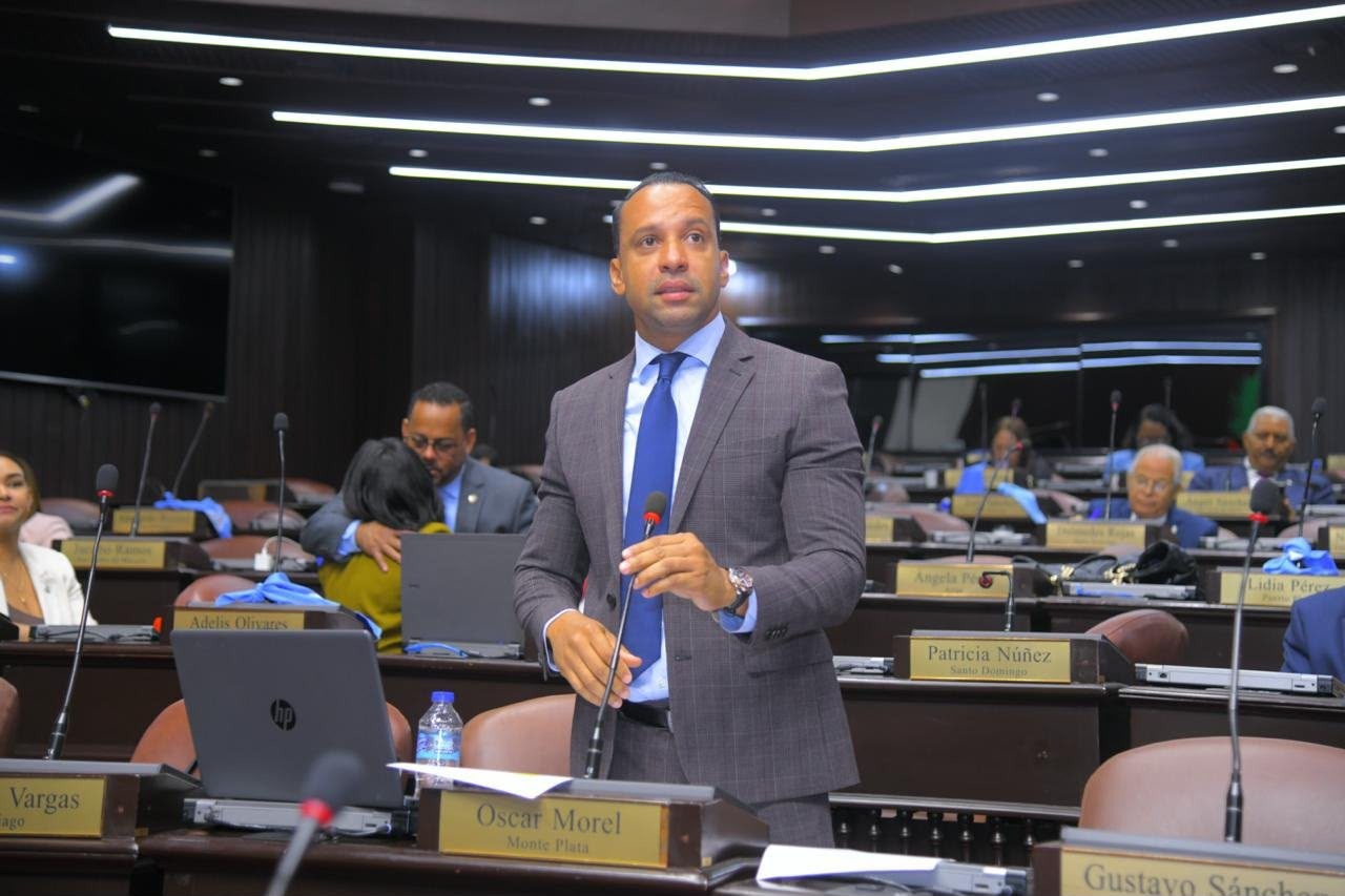 Diputado pide declarar persona no grata a Wellington Arnaud por crisis de agua en Monte Plata