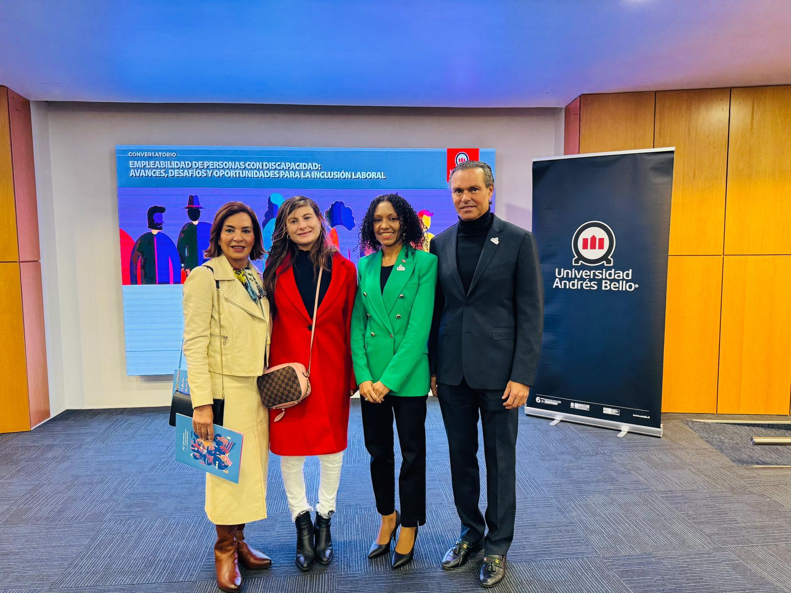 Empresarios e instituciones dominicanas unen esfuerzos en Chile para impulsar educación superior inclusiva en RD