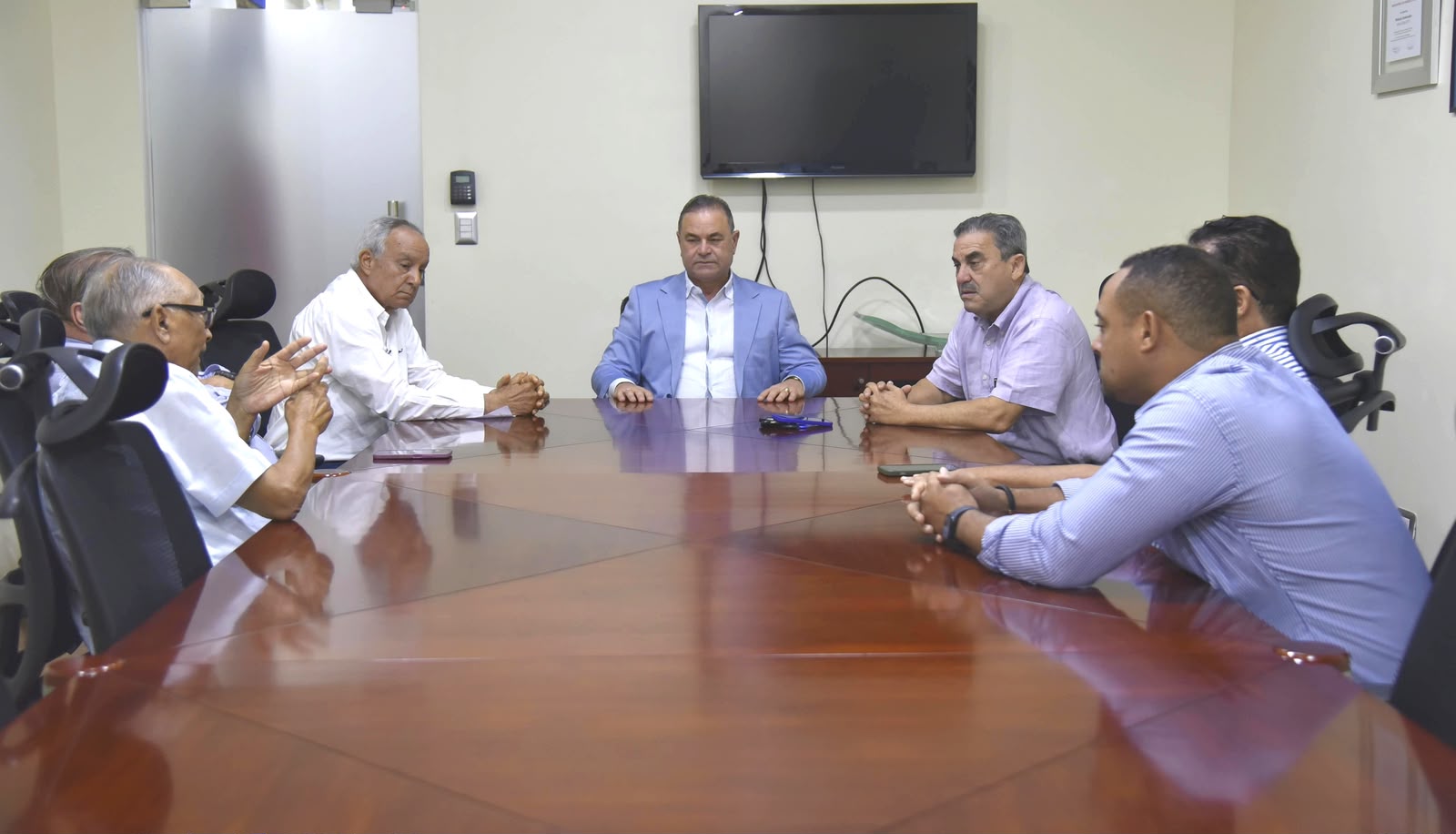 Agricultura inicia ruta de trabajo para impulsar mejoras a favor de los porcicultores nacionales