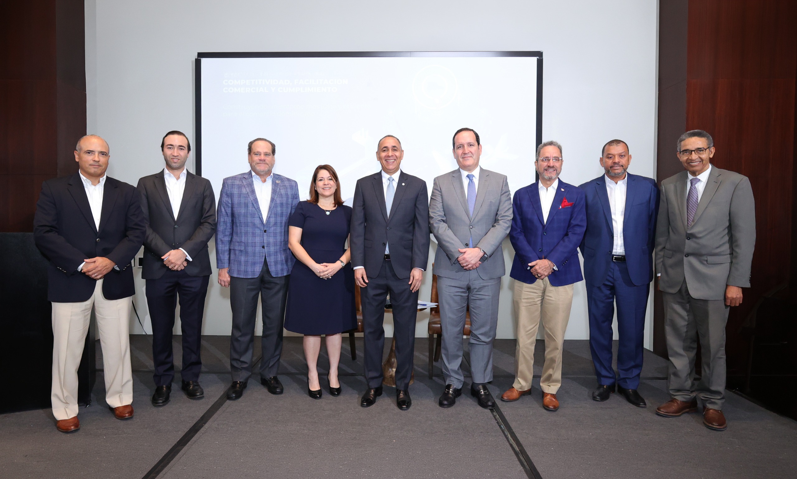 Empresas del sector importador aportan 9.2 % de las recaudaciones aduaneras; gremio aboga por mayor fiscalización y competencia justa