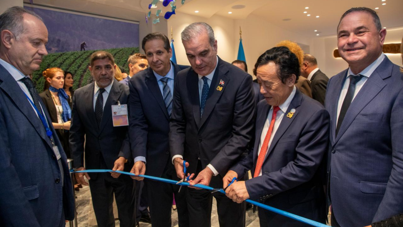 Abinader inaugura salón de República Dominicana en la sede de la FAO en Roma