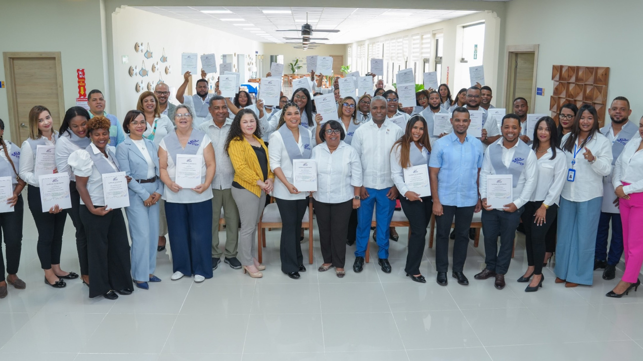 Infotep gradúa a 43 participantes en formación turística en Barahona