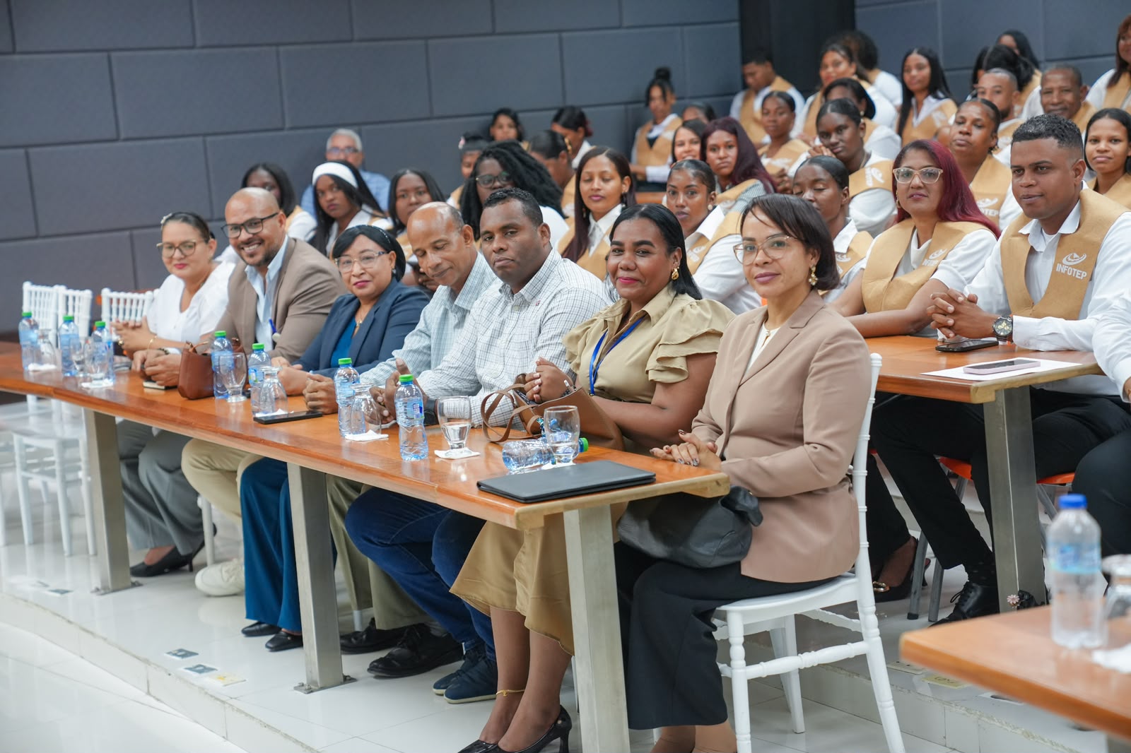 INFOTEP y UASD capacitan a 350 participantes durante jornada de verano en Barahona