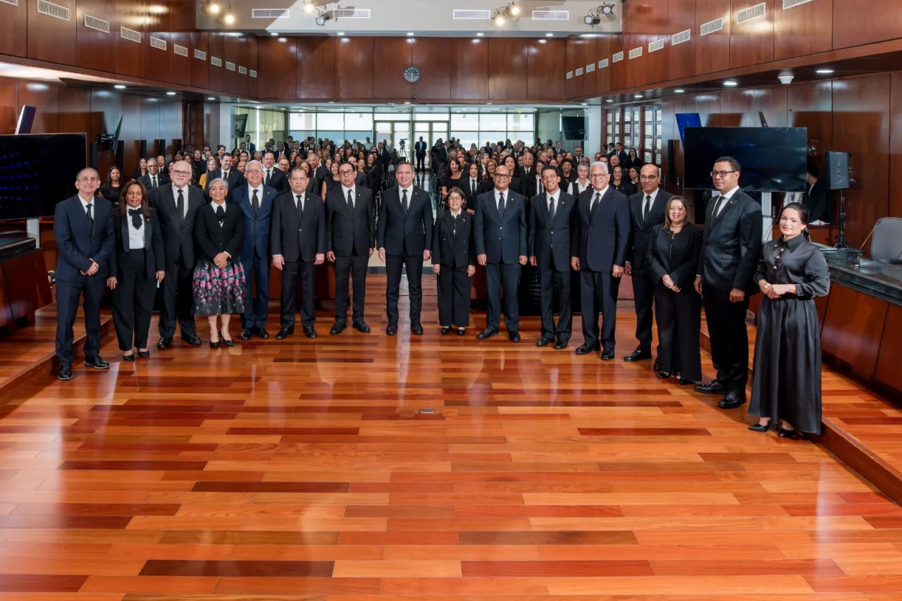 Suprema Corte juramenta a 120 jueces; 104 recibieron ascensos y aumentos de jerarquía