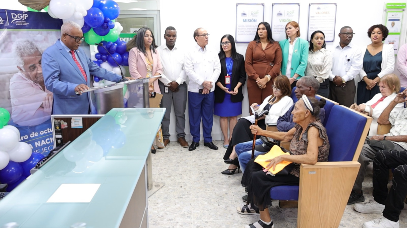 DGJP conmemora el Día Nacional del Adulto Mayor con jornada médica y de reconocimiento